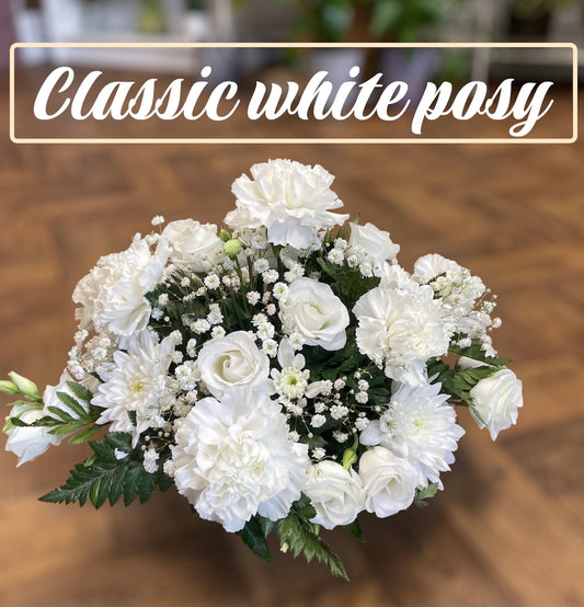 Classic white posy